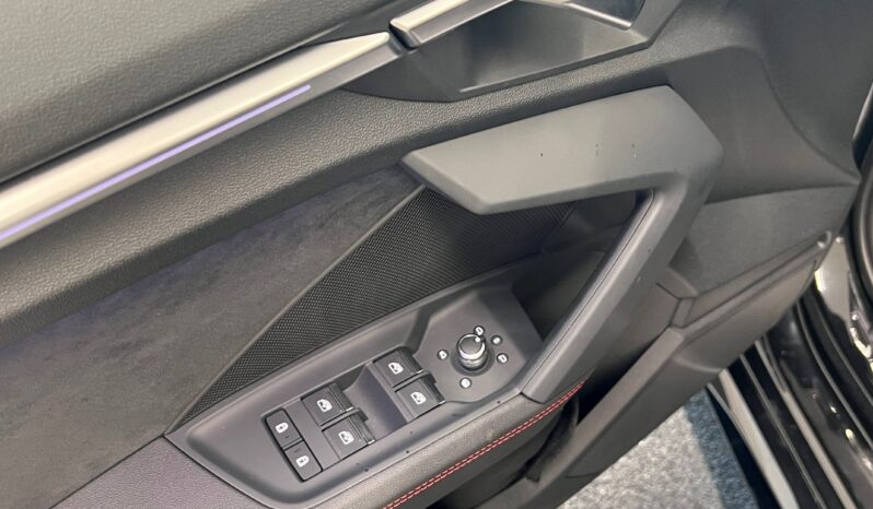 AUDI RS3 Sportback 2.5 TSI quattro S-tronic voll